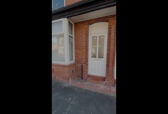 3-bed managed property- Professionals & Students Main Photo