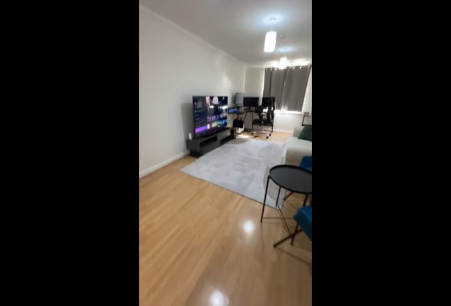 Stunning 1-Bedroom Apartment| with Amazing Views Main Photo