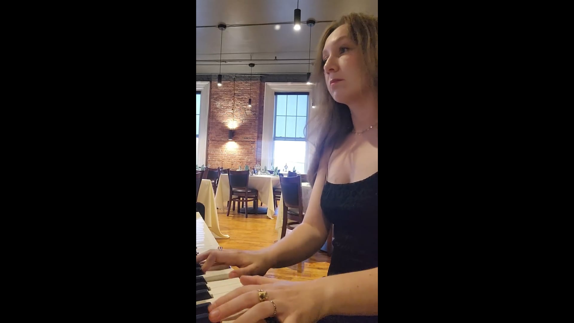 Promotional video thumbnail 2 for Keytress: Piano for Events
