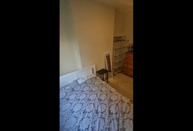 Double Room + Laid-Back Flatmate in Brixton 😊 Main Photo