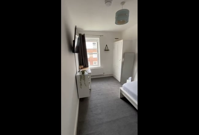 🌟 Cozy Double Room in Aldgate | Move in July Main Photo