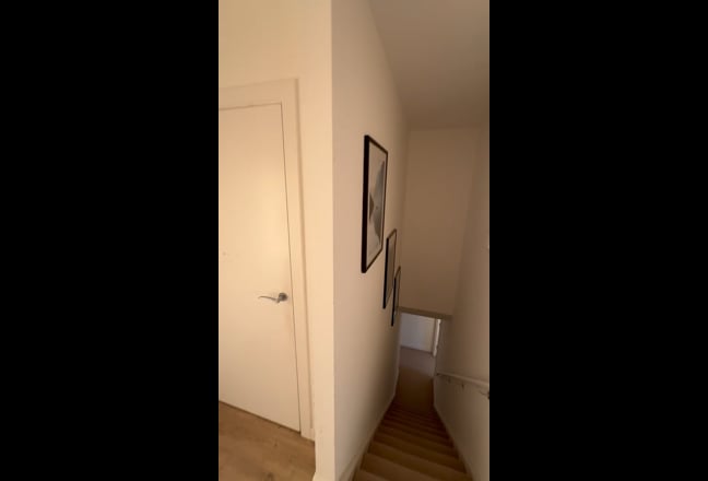 Modern Double Room with Private Bathroom - SE16 Main Photo