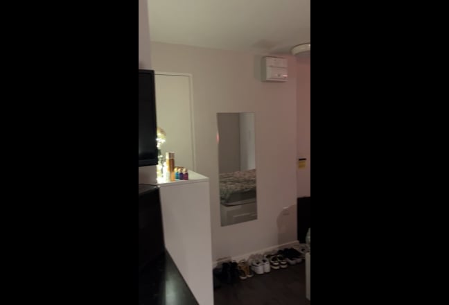 Classic Studio for summer takeover (bills included Main Photo