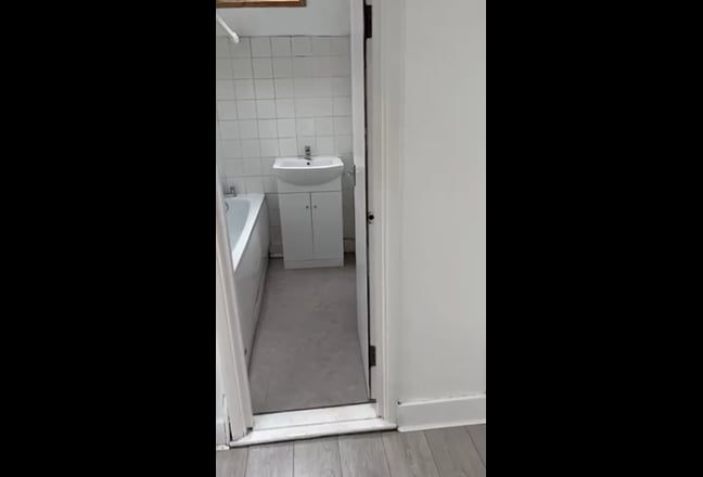 Double Room Available in 2 Bed Flat Tooting Main Photo