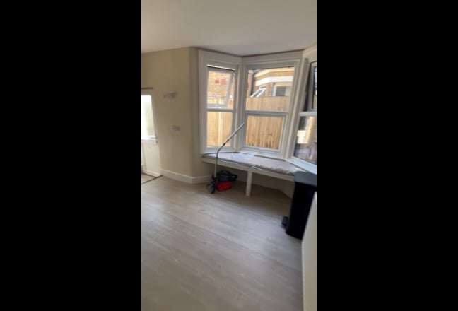 Newly Renovated House Plumstead SE18 7Qe Main Photo