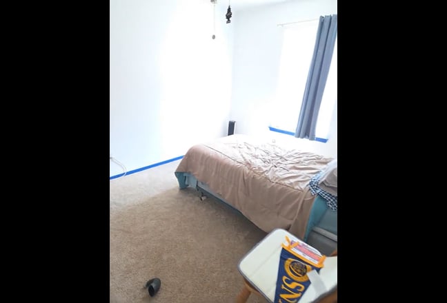 Room for rent in a suburban neighborhood  Main Photo