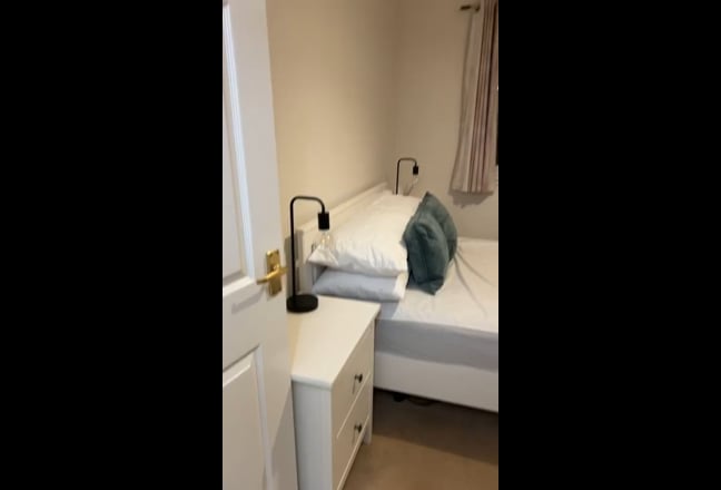 Double Room - Furnished with shared amenities  Main Photo