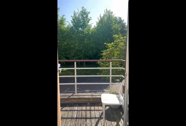 Double room available in spacious Townhouse Main Photo