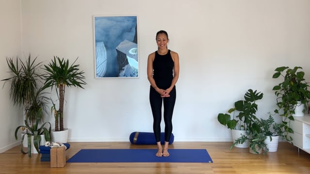 Yoga for Rygg. Uke 4, del 1. Hovedfokus: Foroverbøyer. 10 min.