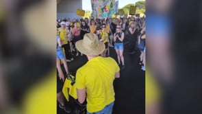 Els docents de l'Escala realitzen una acció reivindicativa al Cargol