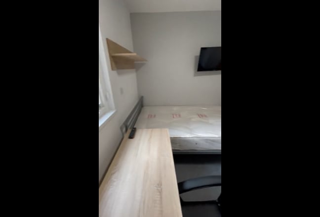 Studio all bills Inc-3 mins to UoL Main Photo