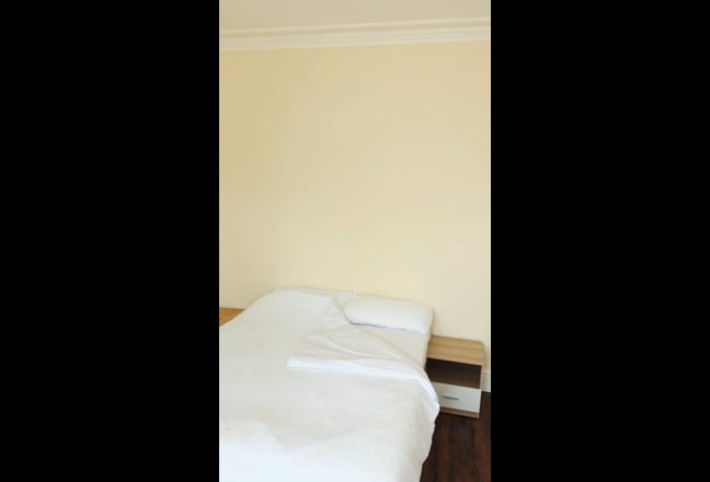 Big double room in Beeston inc ALL Bills & Cleaner Main Photo