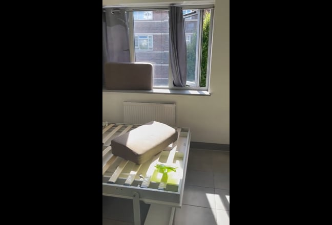 2bed flat+ bills included  Main Photo