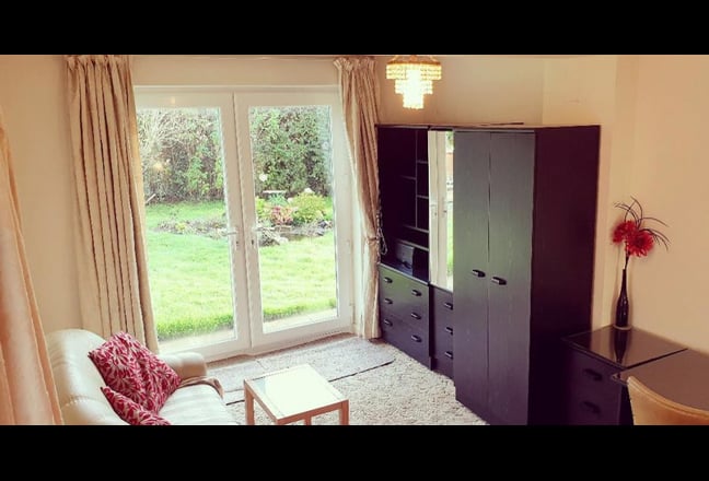 Garden Bedsit Main Photo