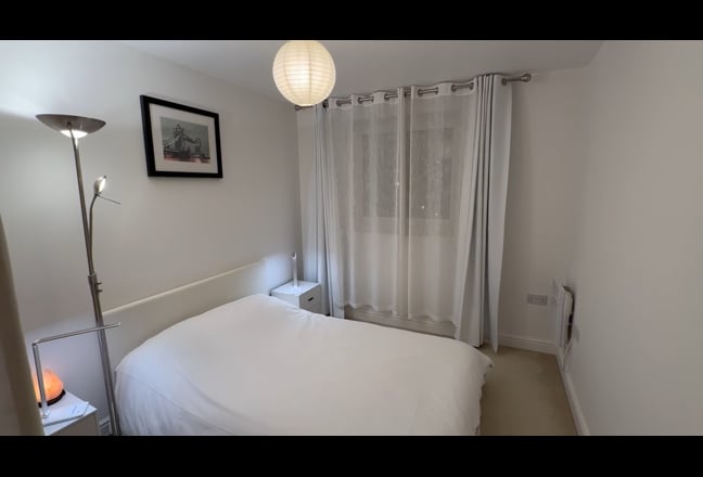 Quiet double room - 5 mins to Grays station Main Photo
