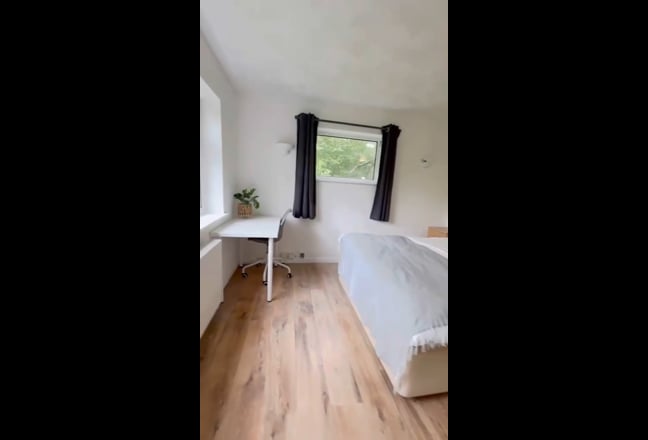 Large Double Room Near Hospital Main Photo
