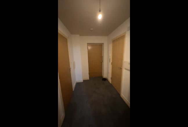 One Double Bedroom  Main Photo