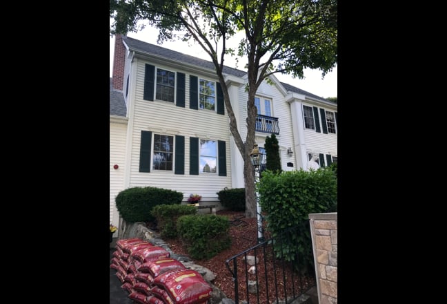 Unique opportunity to live in furnished home Main Photo