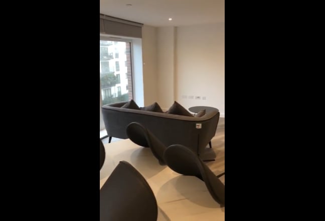 Ensuite in a 2-bedroom flat at Sherborne Place Main Photo
