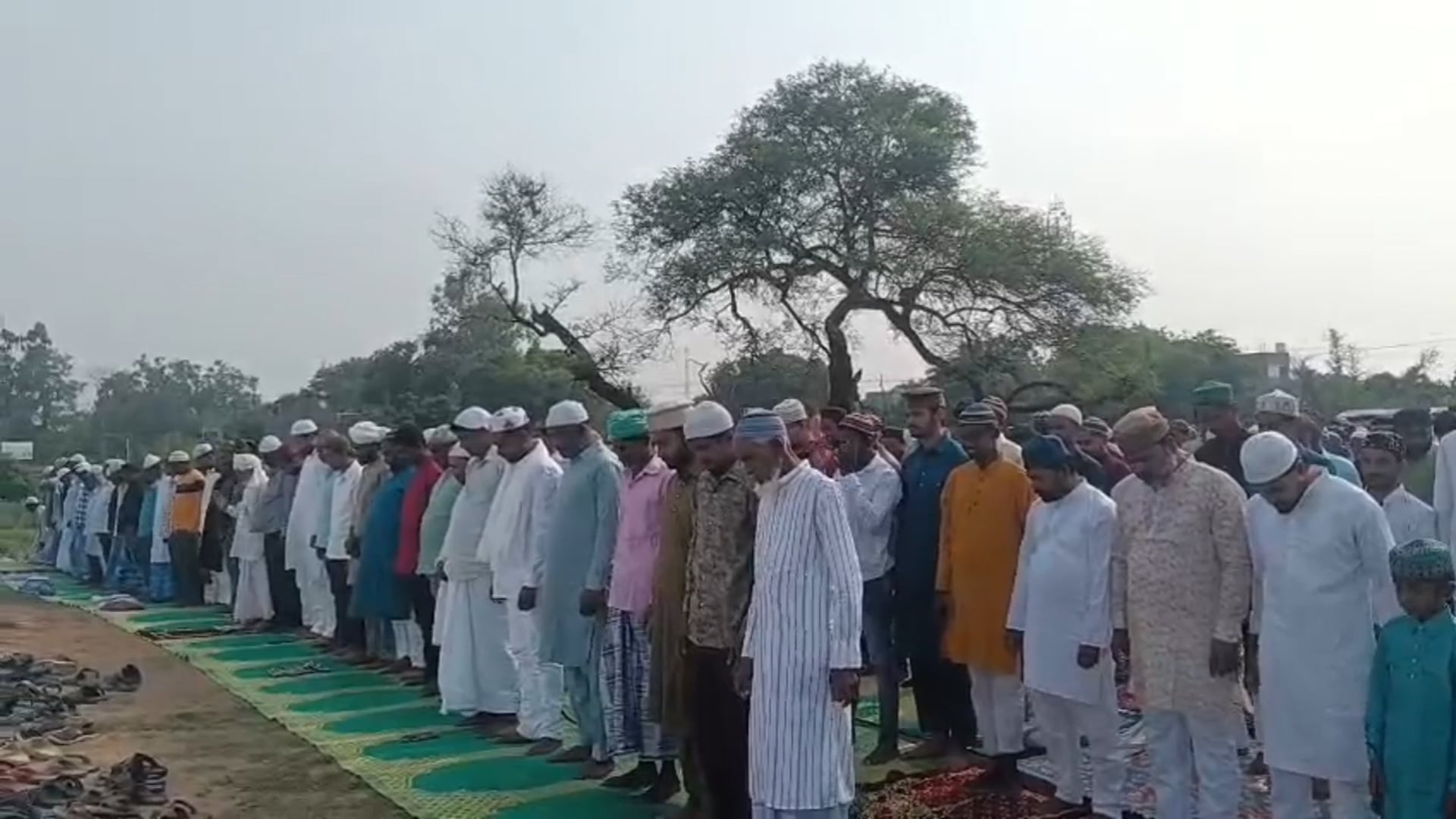 शांतिपूर्ण माहौल में संपन्न हुई बकरीद की नमाज अमन चैन की मांगी गई दुआ।