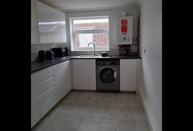 Fully refurbished house, ts1, 1 minute to Universi Main Photo