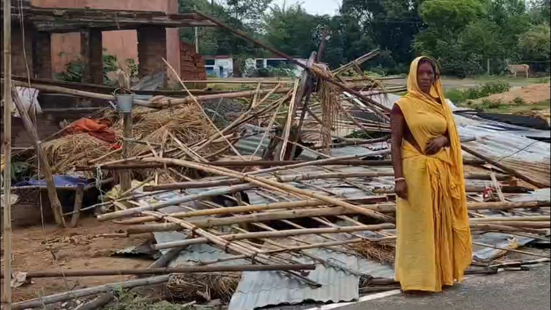 आंधी-तूफान से ग्रामीणों में परेशानी 