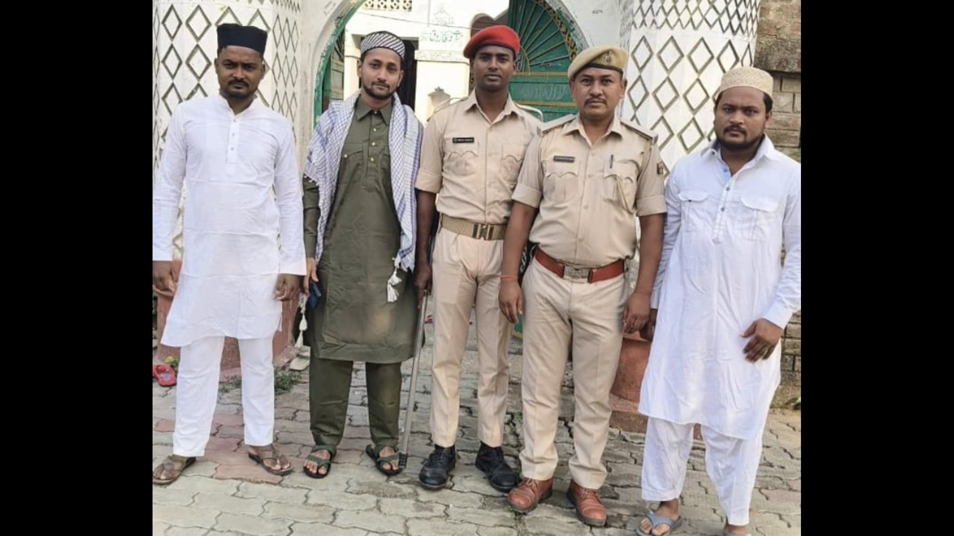 प्रखंड क्षेत्र में धूमधाम से मनाया गया बकरीद का त्यौहार, अमन चैन की मांगी गई दुआ