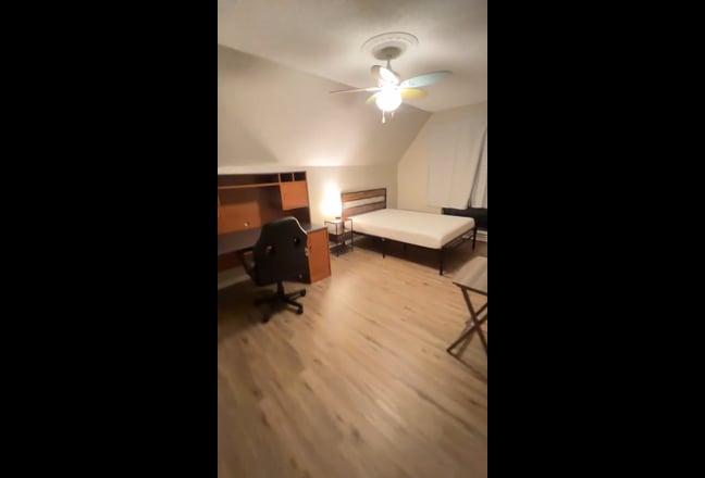 Room for Rent in Burleson Main Photo