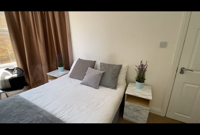Large room  Main Photo