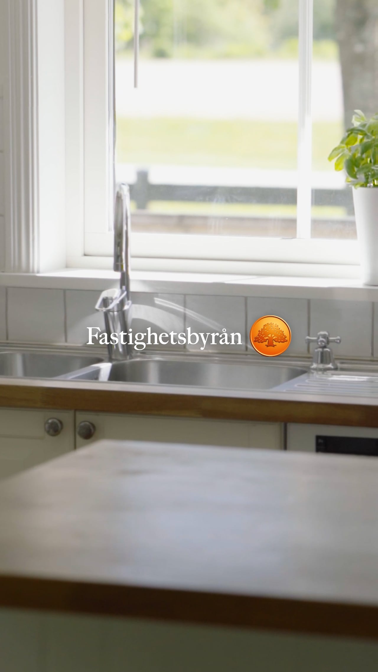 5 rum Villa på Hjälmareds allé 8 Hjälmared Alingsås kommun - video