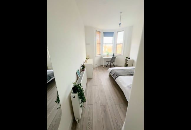 10k Stunning Brand new Property with Garden N17  Main Photo