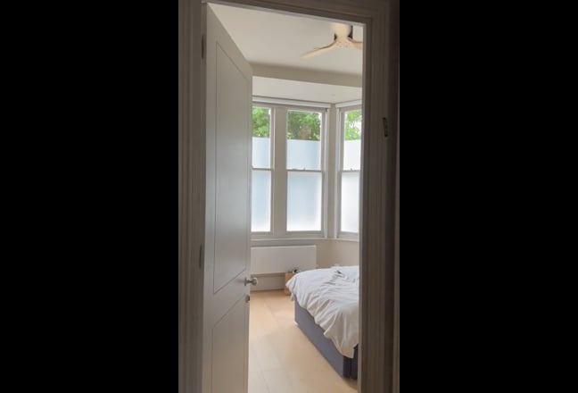 Monday -Friday -Room -Queens Park NW6-Females only Main Photo