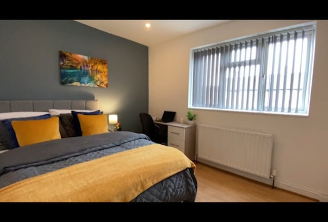 Lovely Double Room - Single Working Professional Main Photo