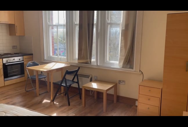 Self-contained studio flat - Shepherds Bush Main Photo