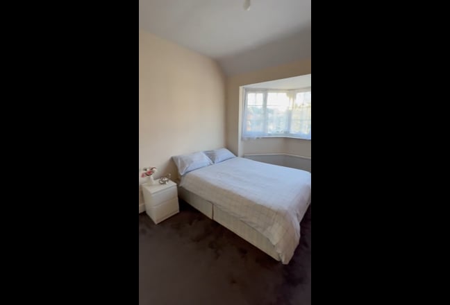Gorgeous Ensuite in Presto Road Main Photo