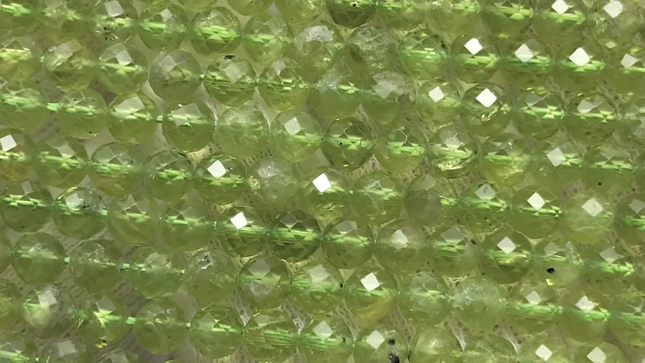 ペリドット ラウンドカット4mm 1連｜天然石ビーズの卸問屋・通販