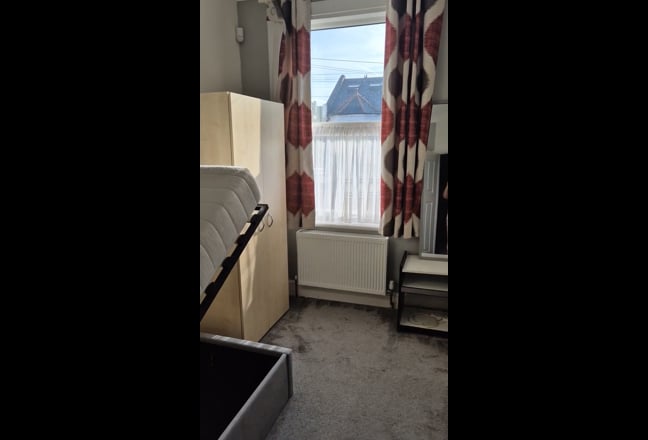 Room to let semi double  Main Photo