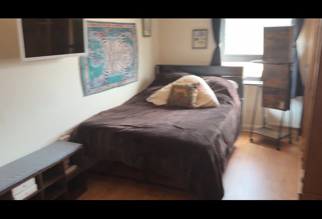 Bright Double Bedroom in Peaceful Flat - INC Main Photo