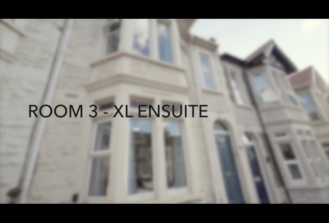 🌅 🚿 XL Deluxe Ensuite - BS4 Central | 📹 See Video! Main Photo