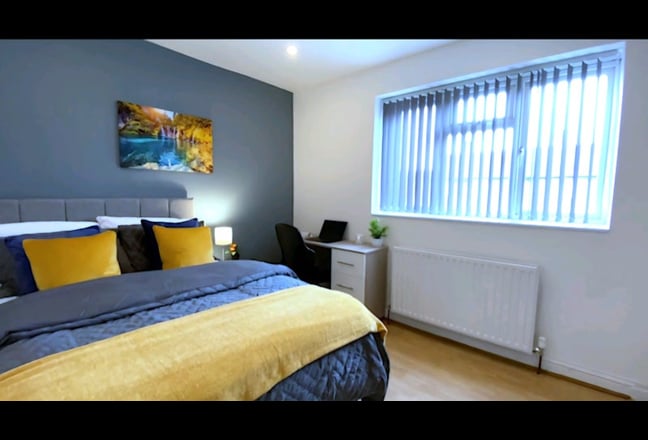 Lovely Double Room - Single Working Professional Main Photo