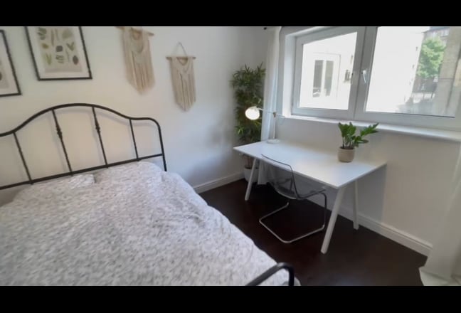 2 bed Hackney Rd, Columbia rd 30 seconds walk  Main Photo