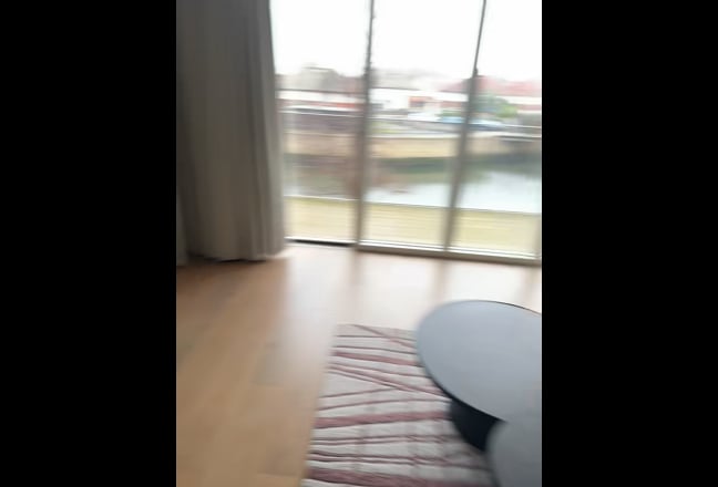Bright & Comfortable Rooms in E15 Flat Main Photo