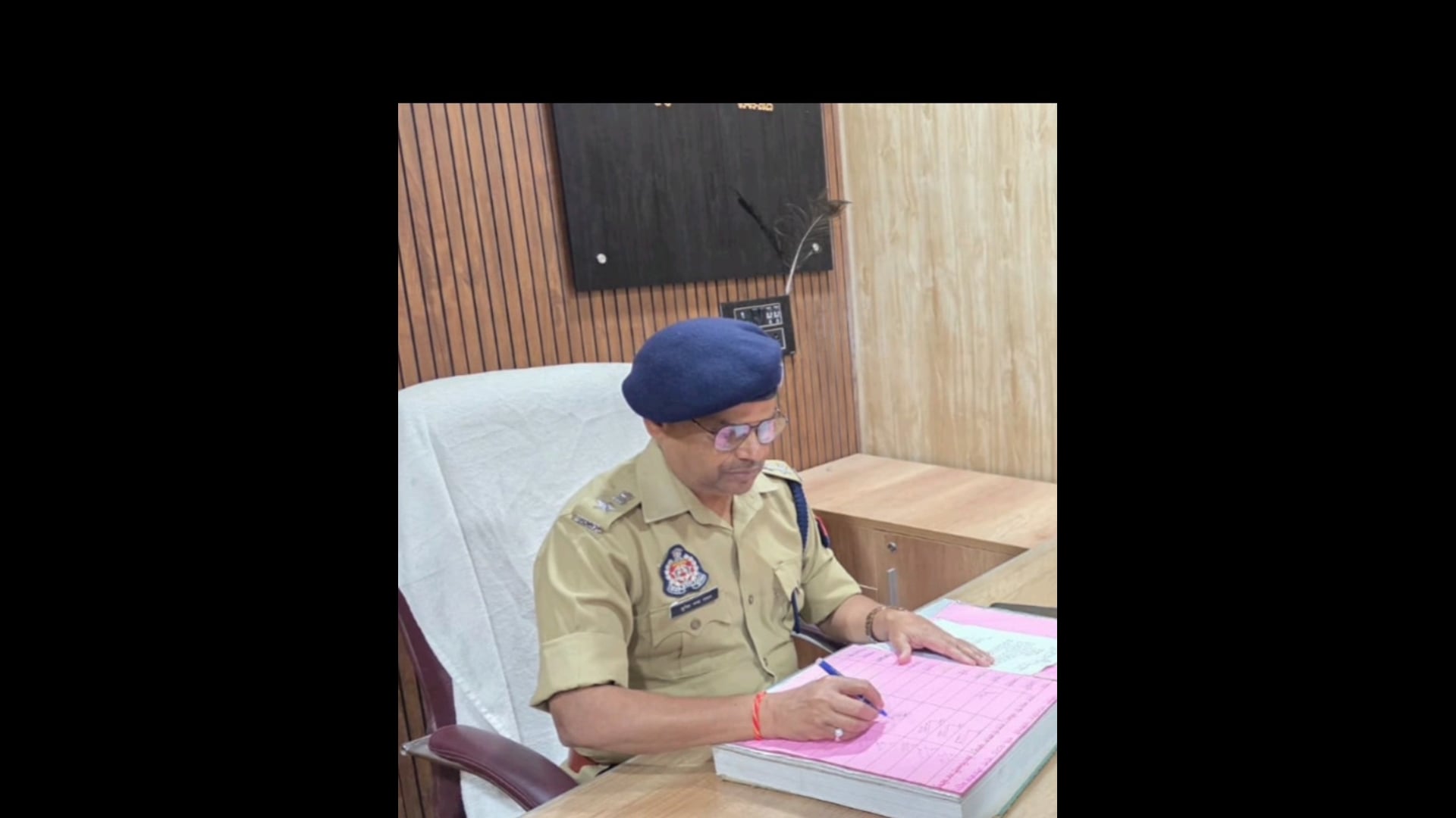 MANT-रात के अंधेरे में ए एसपी, ग्रामीण का औचक निरीक्षण, थाना नौहझील में मचा हड़कम्प,-सुरेश चंद्र रावत,,