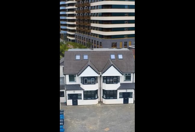 49RCR3 - Modern En-Suite Double Room🌟 Main Photo