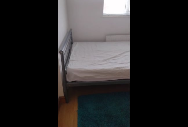Double Room in Slough Town Centre  Main Photo