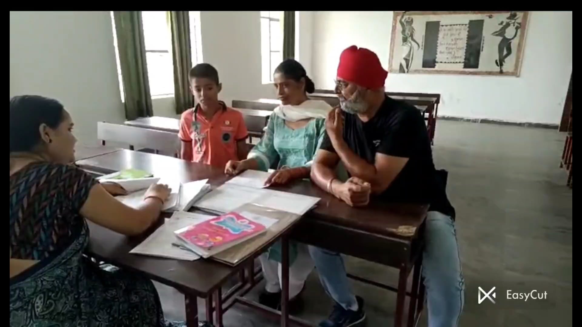 डी मोन फॉर अकादमी में पेरेंट्स टीचर मीटिंग का सफल आयोजन