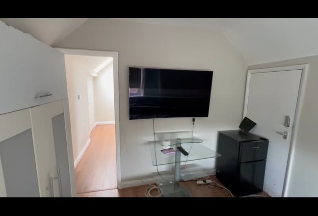 Large Double & small Double • Woodside, Croydon Main Photo