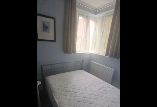 Clean, Comfort.. Double room; all bills incl. EC1V Main Photo