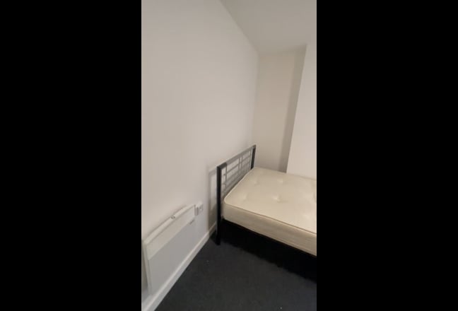 Studio all bills Inc-3 mins to UoL Main Photo