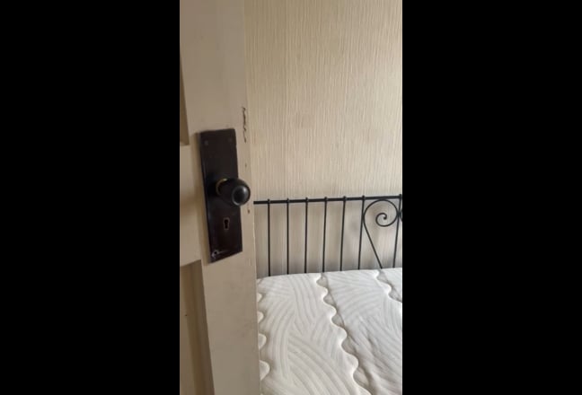 Single room available  Main Photo